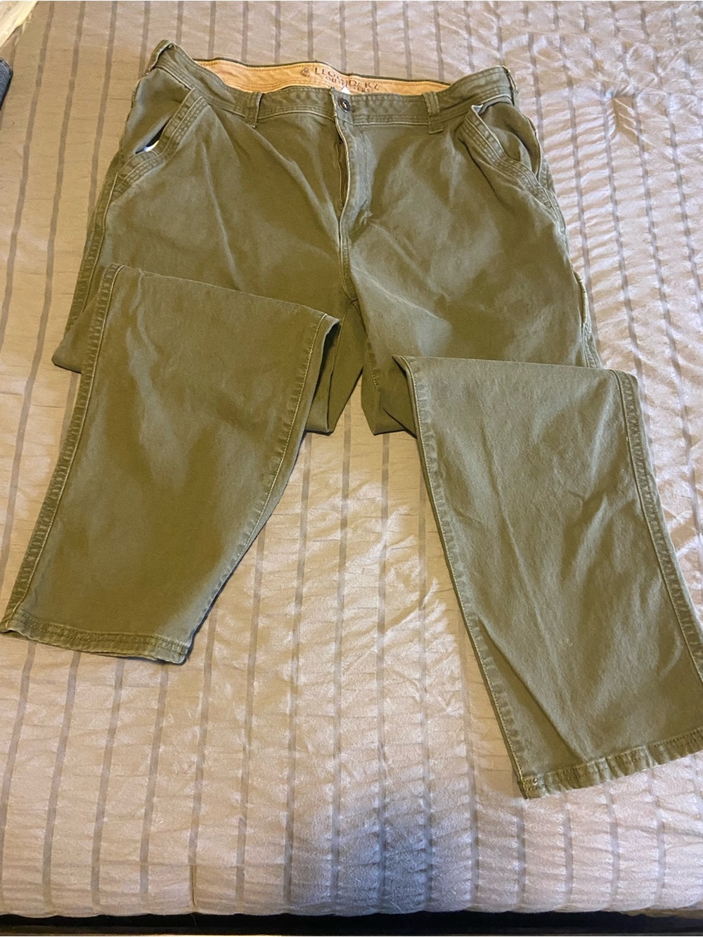 Men's Olive Cargo Pants with Utility Pockets